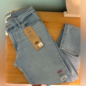 Levi’s Midrise Sculpt Jeans